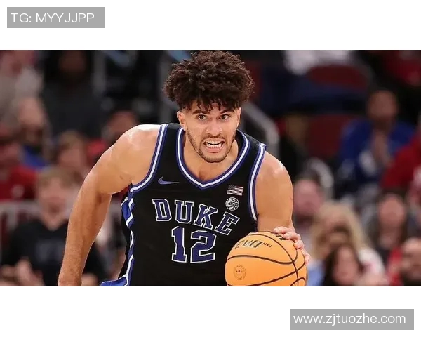 出手不多！状元热门卡梅隆·布泽尔9中5拿17分5板9助4断 杜克险胜